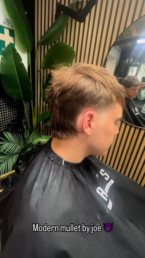 A textured fringe left forward.